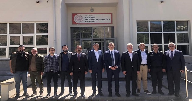 Divsiad ; Öğrencilerimizin eğitimi için satın alınan freze tezgahı, demir kesme cihazı